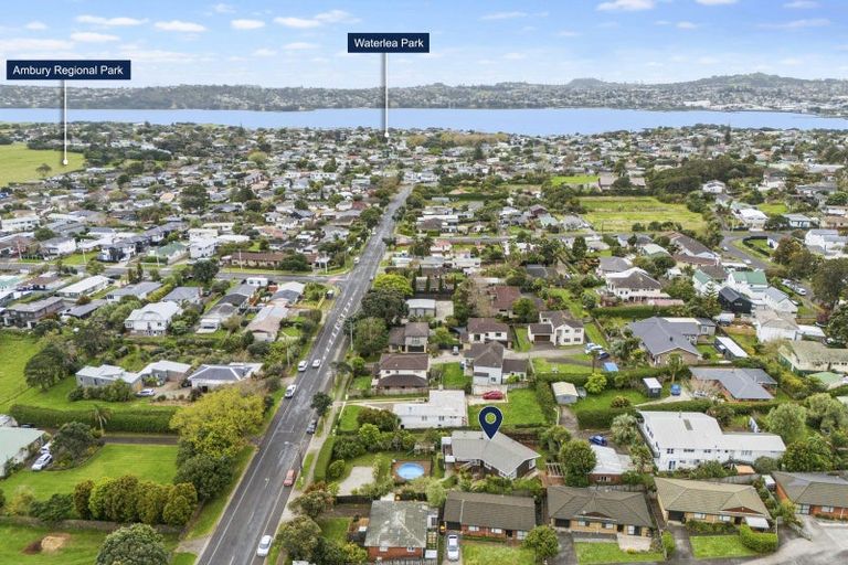 Photo of property in 97 Wallace Road, Mangere Bridge, Auckland, 2022