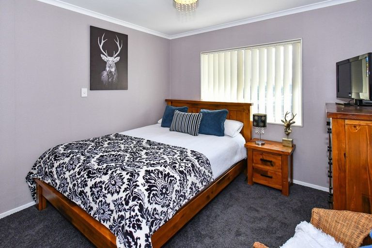 Photo of property in 6 Emmerdale Avenue, Papakura, 2110