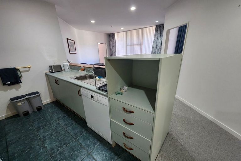 Photo of property in Terrace Tower Apartments, 6b/126 The Terrace, Wellington Central, Wellington, 6011