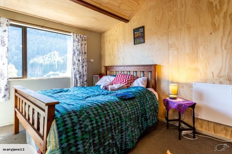 Photo of property in 26 Mackinnon Terrace, Sunshine Bay, Queenstown, 9300