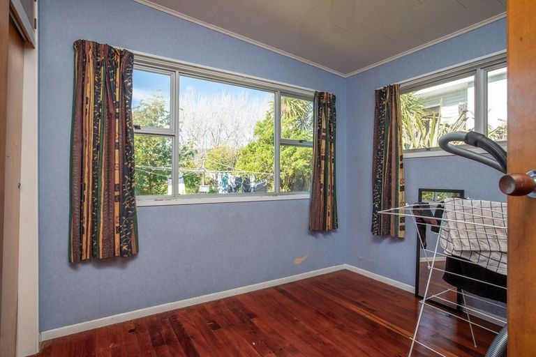 Photo of property in 120 Renown Road, Raumati South, Paraparaumu, 5032