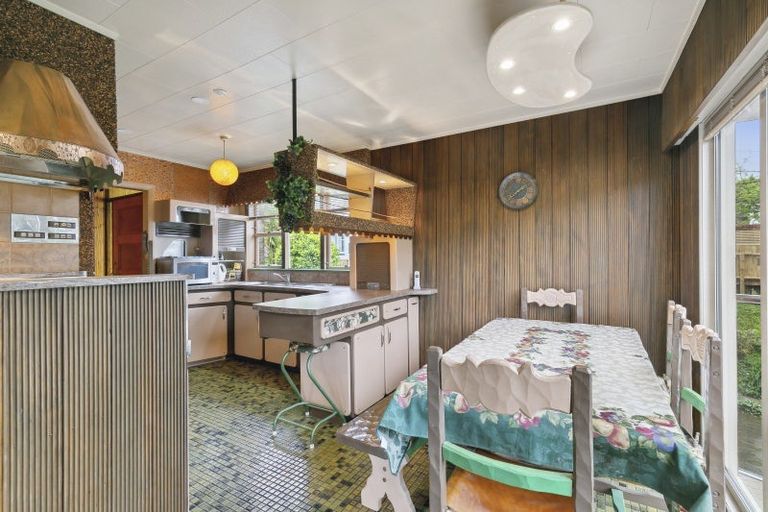 Photo of property in 103 Churchill Drive, Crofton Downs, Wellington, 6035