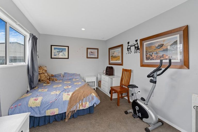 Photo of property in 9 Adrian Place, Shirley, Christchurch, 8061