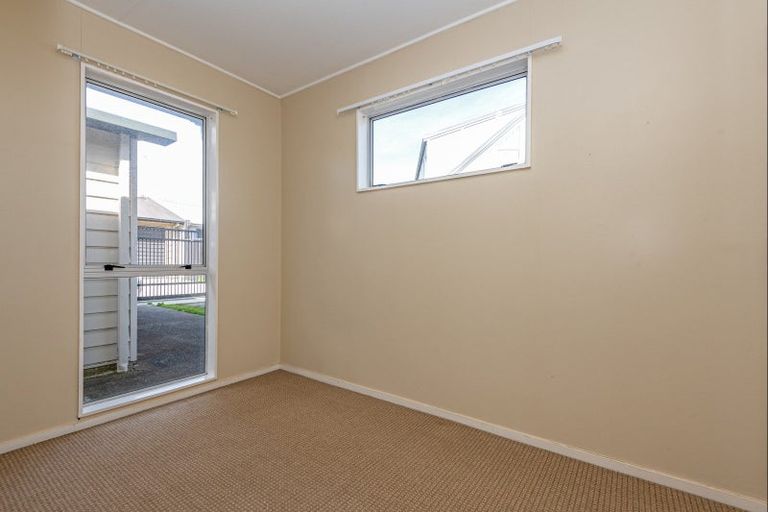 Photo of property in 15 Leander Place, Milson, Palmerston North, 4414