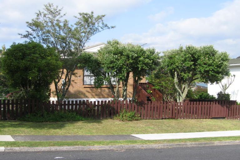 Photo of property in 75 Stapleford Crescent, Browns Bay, Auckland, 0630