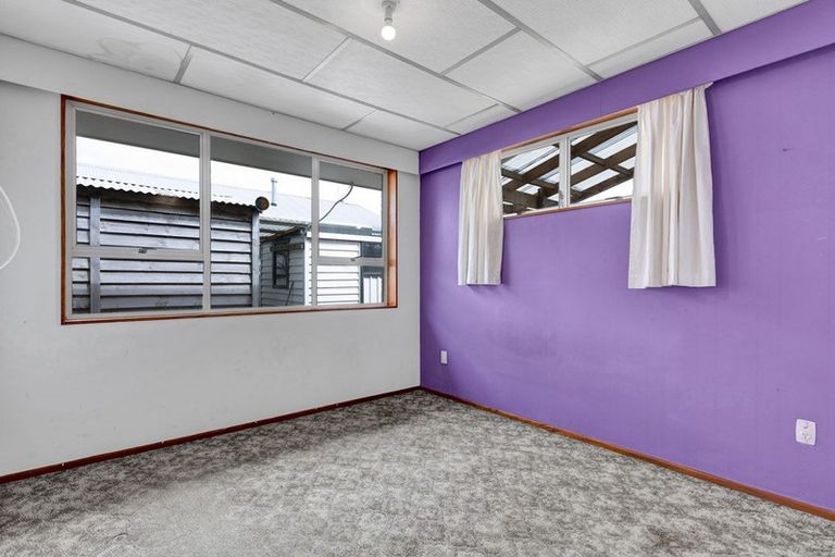 Photo of property in 1/2 Selwyn Street, Lower Vogeltown, New Plymouth, 4310