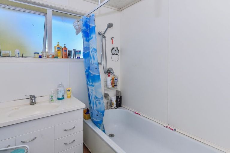 Photo of property in 60 John Walker Drive, Manurewa, Auckland, 2102