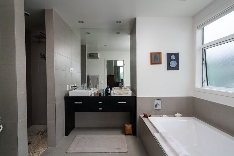 Photo of property in 13 Pukenamu Road, Rainbow Point, Taupo, 3330