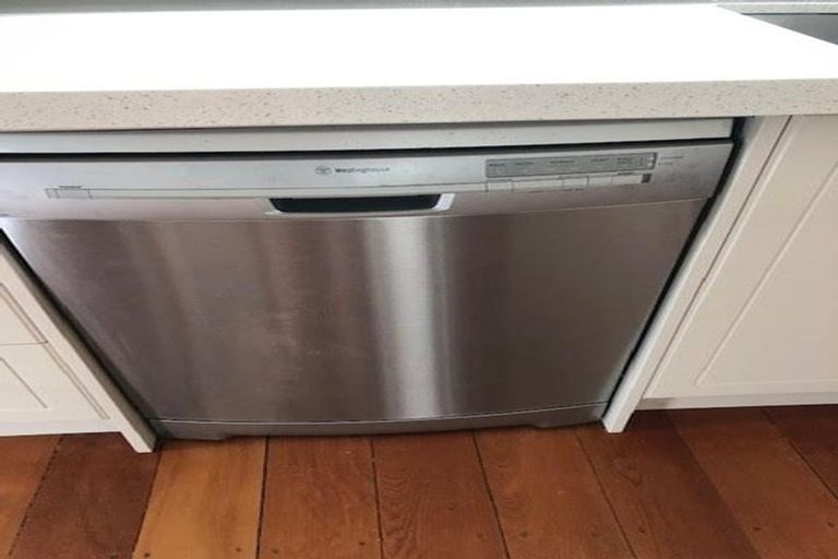 Photo of property in 25 Karina Terrace, Roslyn, Palmerston North, 4414