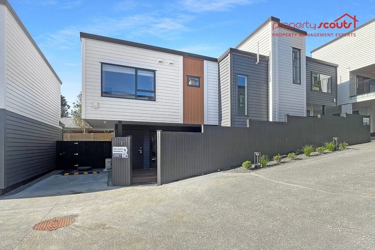 Photo of property in 2/12 Manuwai Road, Torbay, Auckland, 0630