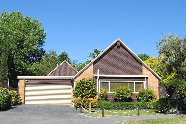 Photo of property in 10 Rubens Place, Burnside, Christchurch, 8053