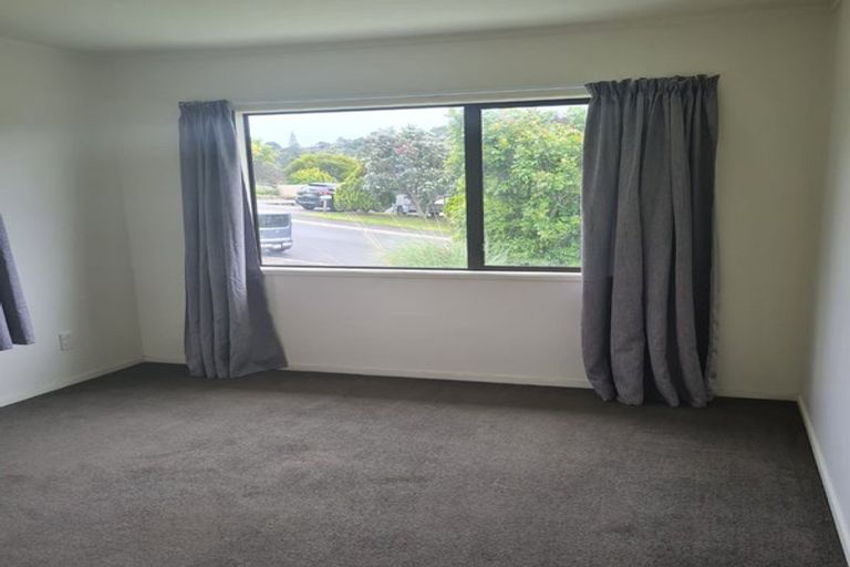 Photo of property in 37 Kestrel Heights, Arkles Bay, Whangaparaoa, 0932