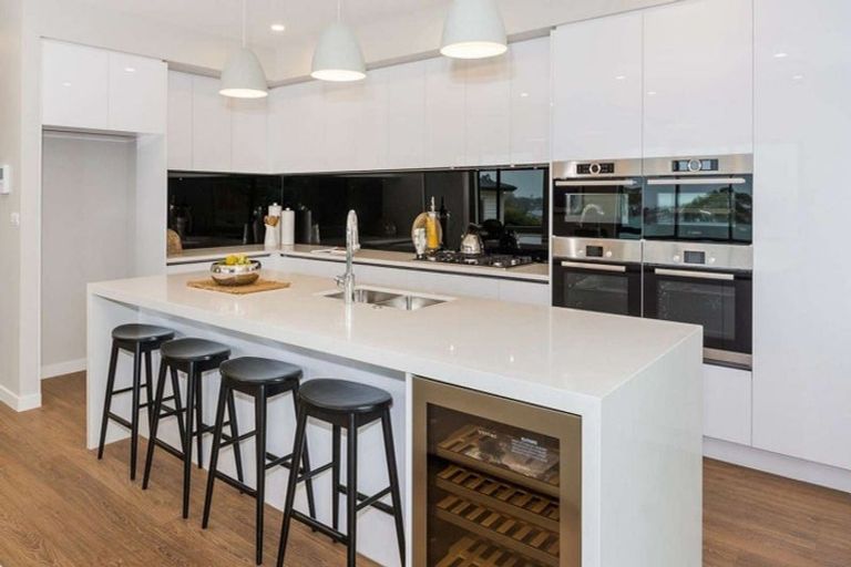 Photo of property in 120d Fairview Avenue, Fairview Heights, Auckland, 0632