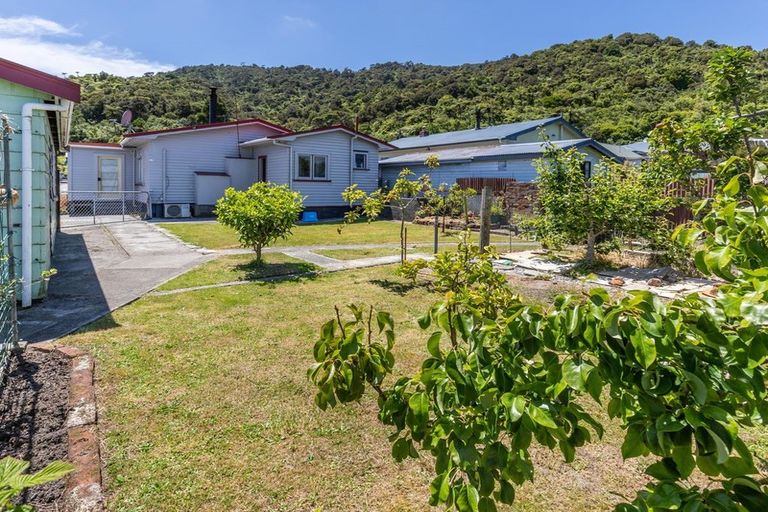 Photo of property in 20 Ashmore Avenue, Cobden, Greymouth, 7802