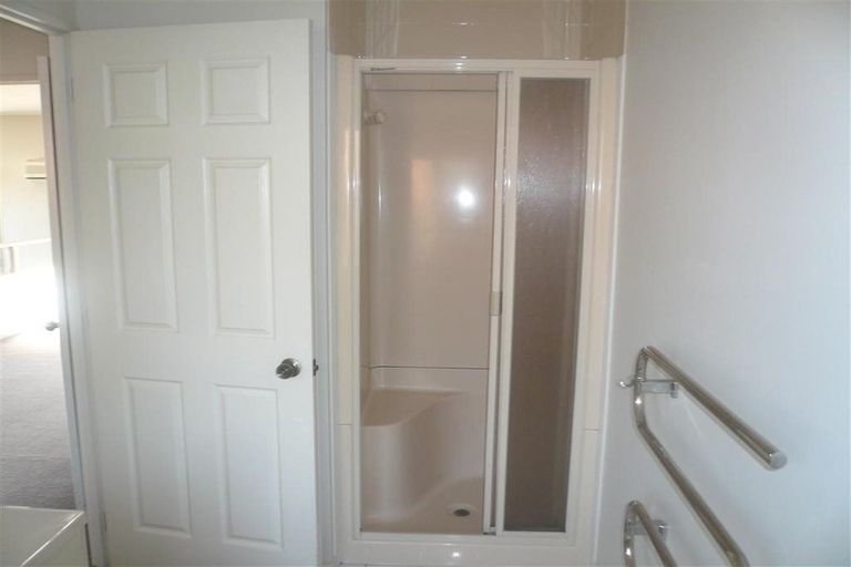 Photo of property in 23 Miriam Corban Heights, Henderson, Auckland, 0612