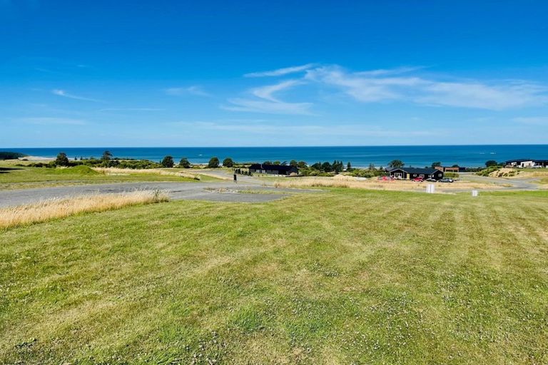 Photo of property in 9 Knoyle Road, Riversdale Beach, Masterton, 5872