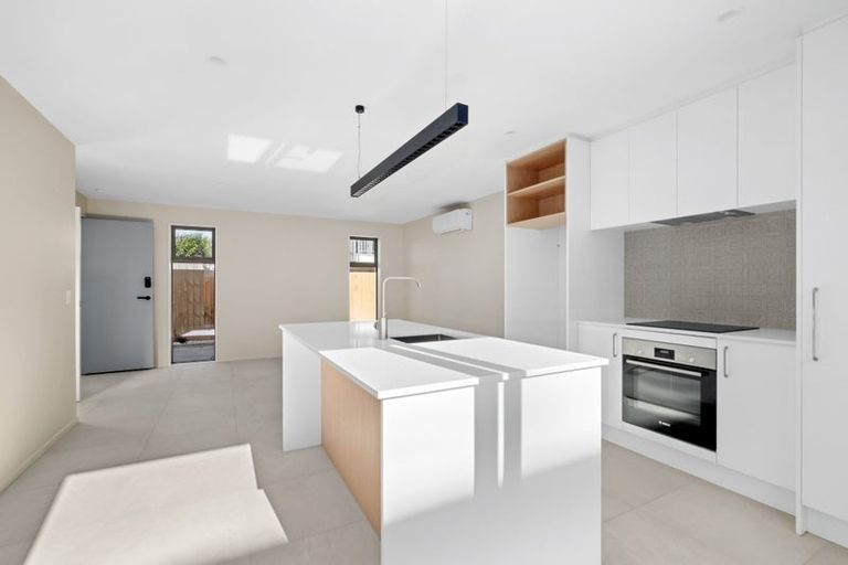 Photo of property in 2/50 Marine Parade, North New Brighton, Christchurch, 8083