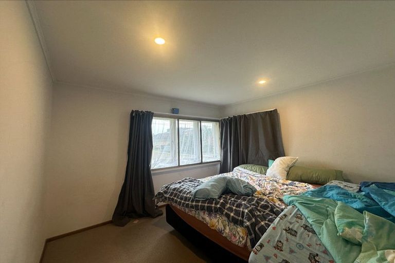 Photo of property in 38 Smythe Road, Henderson, Auckland, 0612