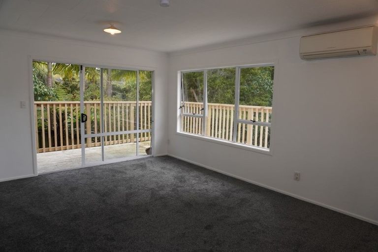 Photo of property in 27 Lyons Avenue, Murrays Bay, Auckland, 0630