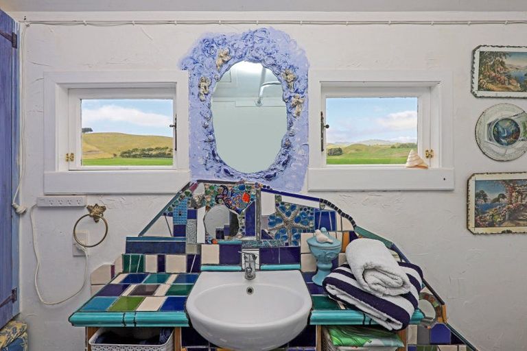 Photo of property in 37 Gillies Crescent, Waimarama, Havelock North, 4294