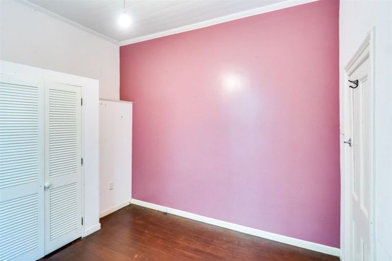 Photo of property in 40 Faraday Street, Hospital Hill, Napier, 4110