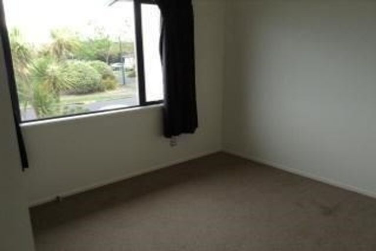 Photo of property in 16/2 Armoy Drive, East Tamaki, Auckland, 2016