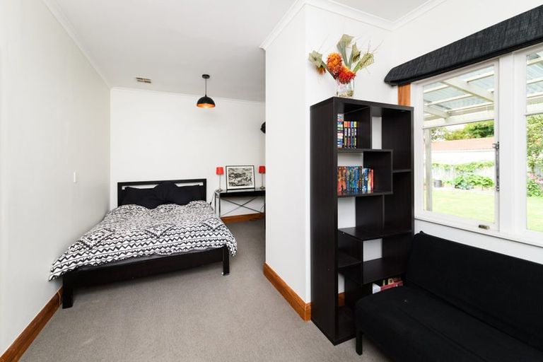 Photo of property in 15 Miro Street, Takaro, Palmerston North, 4410