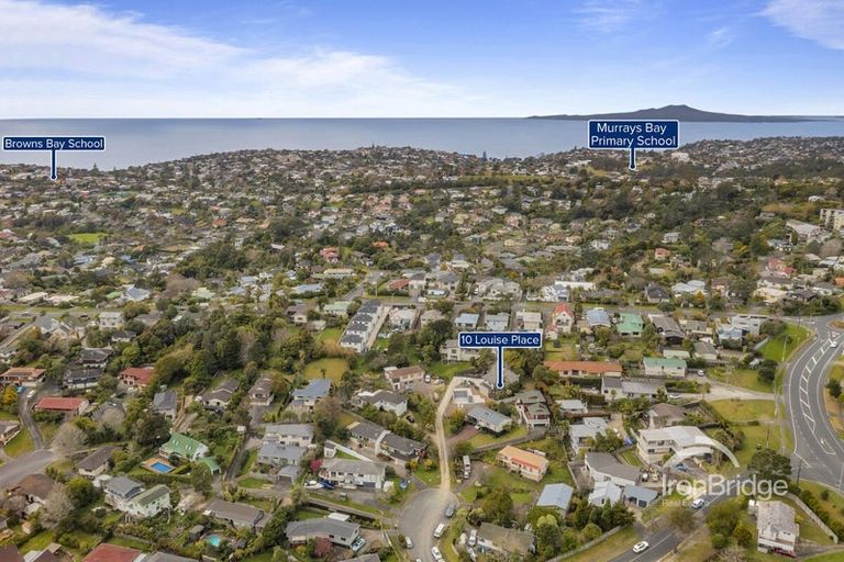 Photo of property in 10 Louise Place, Browns Bay, Auckland, 0630