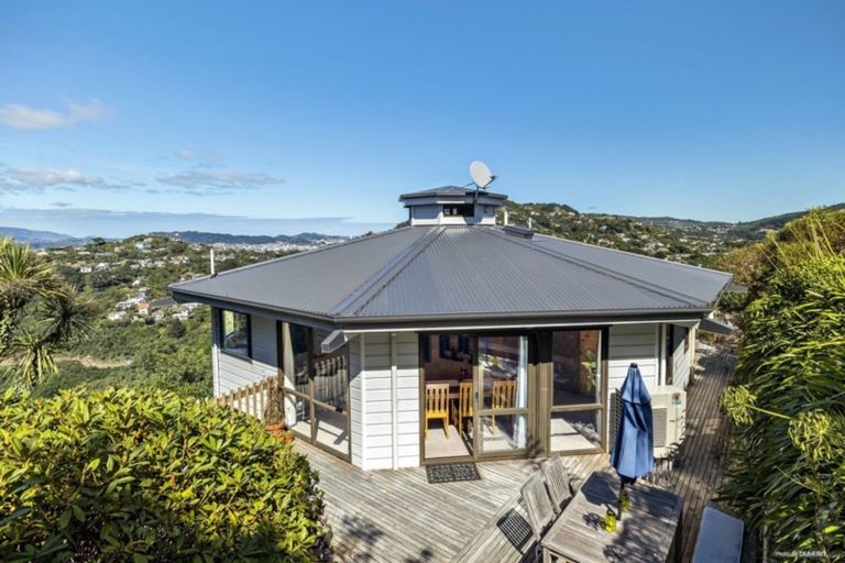 Photo of property in 132 Old Porirua Road, Ngaio, Wellington, 6035