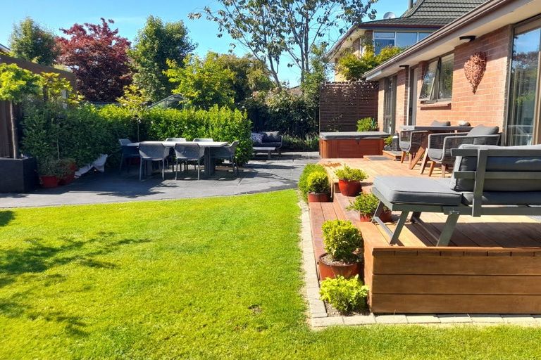 Photo of property in 2 Kent Place, Mosgiel, 9024