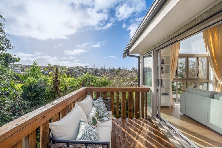 Photo of property in 1/30 Curacao Place, Half Moon Bay, Auckland, 2012