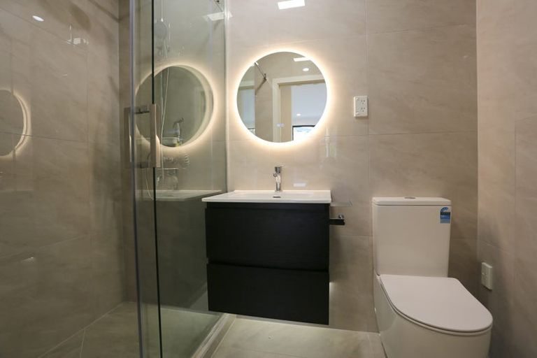 Photo of property in 13a King Richard Place, Browns Bay, Auckland, 0630