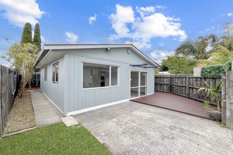 Photo of property in 12 Waterfront Road, Mangere Bridge, Auckland, 2022