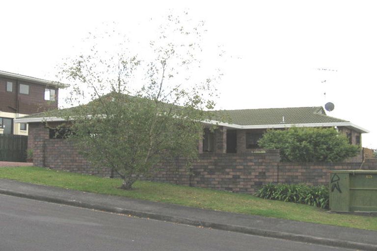 Photo of property in 22 Petrel Place, Massey, Auckland, 0614