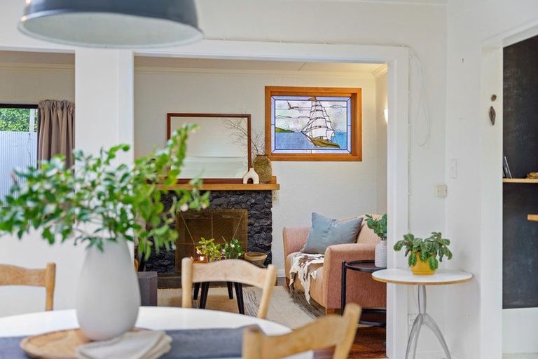 Photo of property in 52 Forest Road, Raumati South, Paraparaumu, 5032