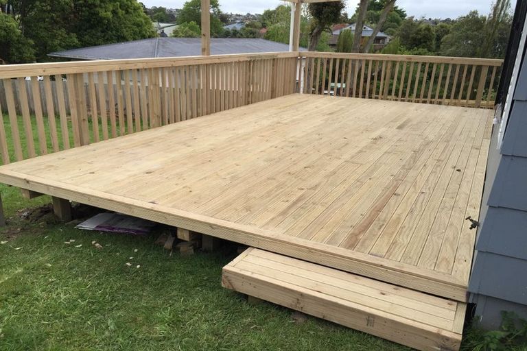 Photo of property in 14 Imperial Place, Henderson, Auckland, 0612