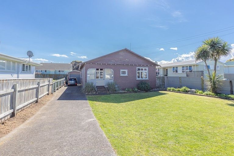 Photo of property in 160 Puriri Street, Castlecliff, Whanganui, 4501