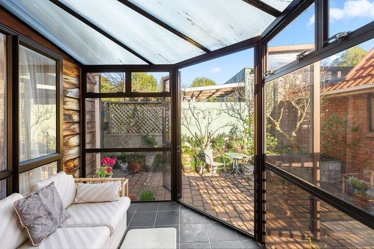 Photo of property in 14b Agra Crescent, Khandallah, Wellington, 6035