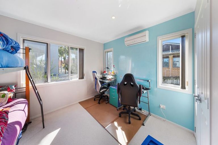 Photo of property in 17a Waller Avenue, Bucklands Beach, Auckland, 2012