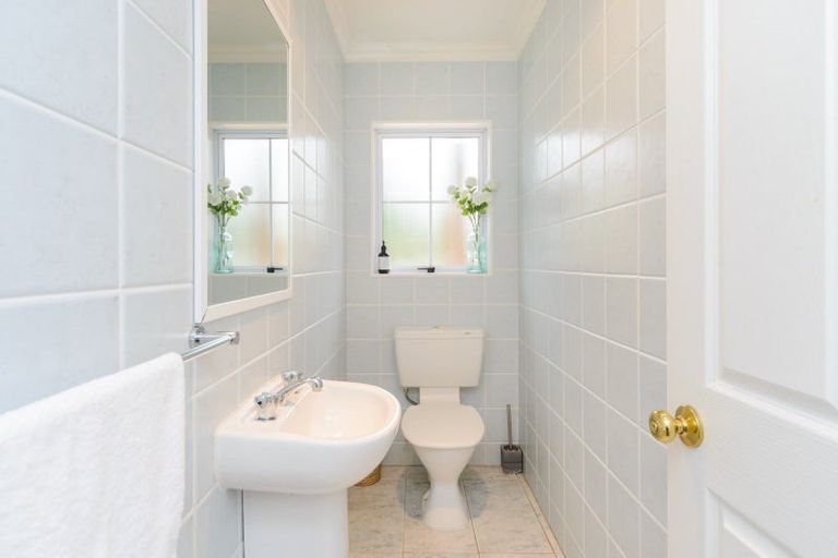 Photo of property in 22 Greenwood Place, Fitzherbert, Palmerston North, 4410