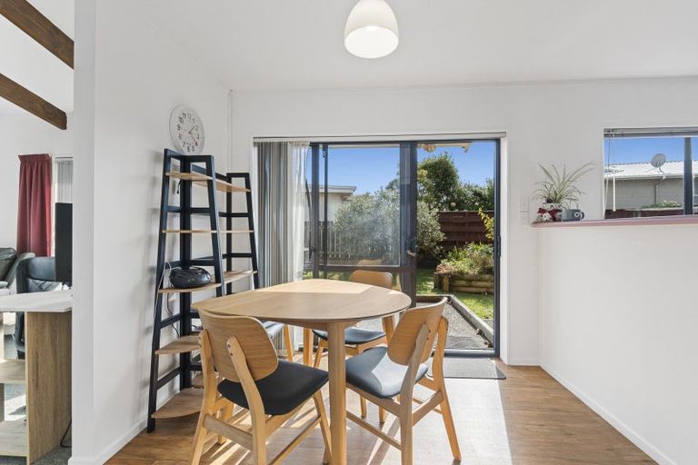Photo of property in 2/38 Waimea Street, Westown, New Plymouth, 4310