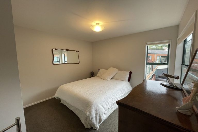 Photo of property in Mt Carmel Mews, 1/9 Arawa Road, Hataitai, Wellington, 6021