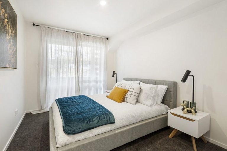 Photo of property in 102/9 East Street, Papakura, 2110