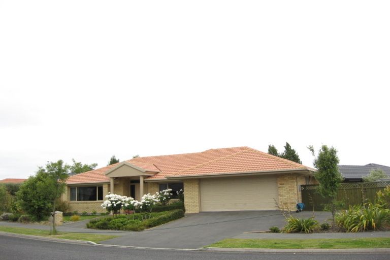 Photo of property in 8 Amoka Crescent, Parklands, Christchurch, 8083