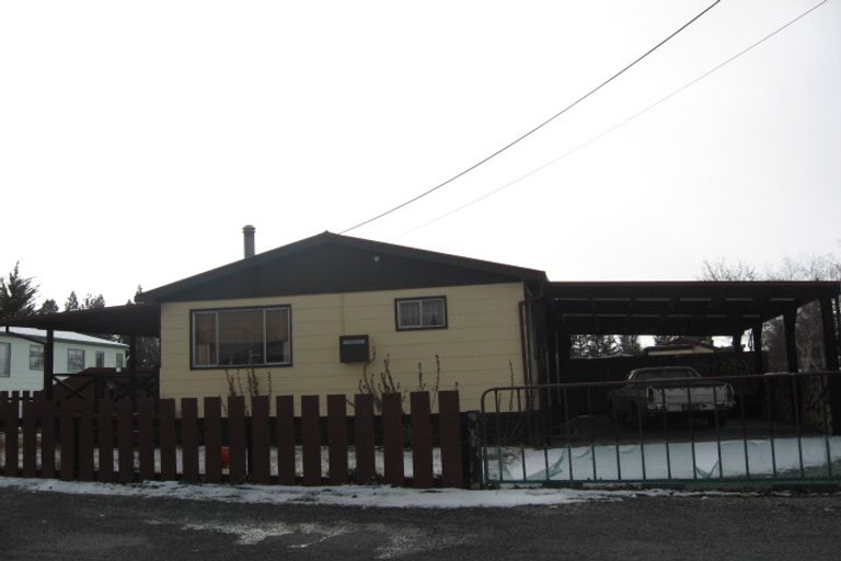 Photo of property in 14 Hunter Crescent, Twizel, 7901