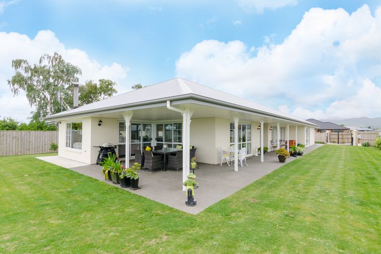 Photo of property in 10 Feist Street, Carterton, 5713