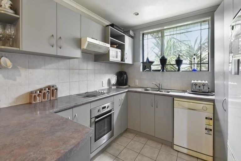 Photo of property in 9 Nykki Place, Papakura, 2110