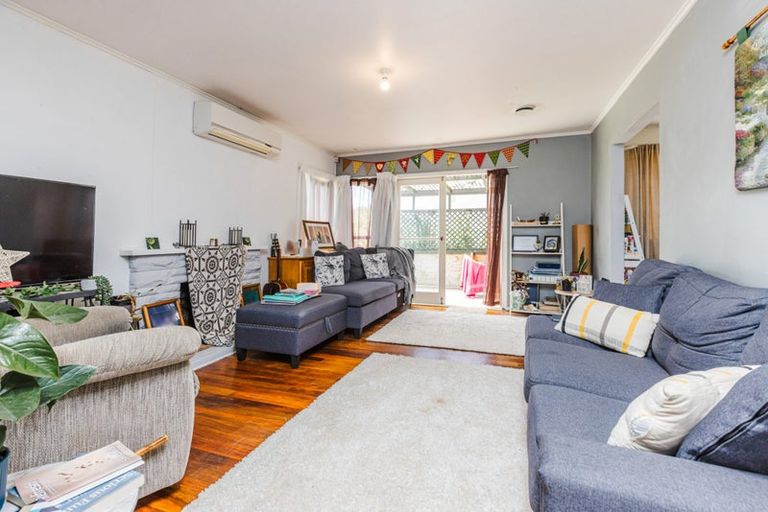 Photo of property in 16 Belgrave Place, Papakura, 2110