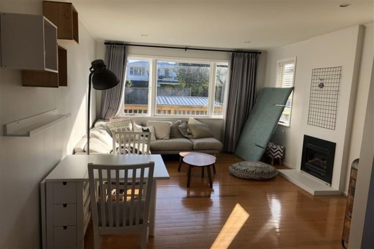 Photo of property in 140 Ennis Avenue, Pakuranga Heights, Auckland, 2010