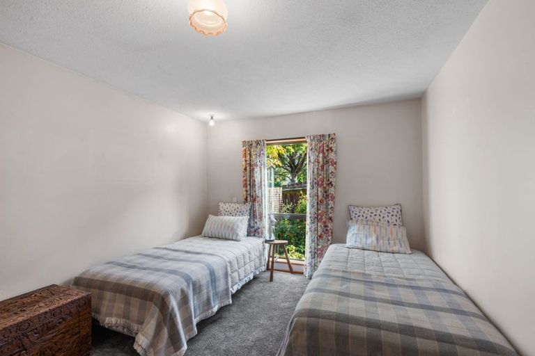 Photo of property in 2/6 Cricklewood Place, Avonhead, Christchurch, 8042